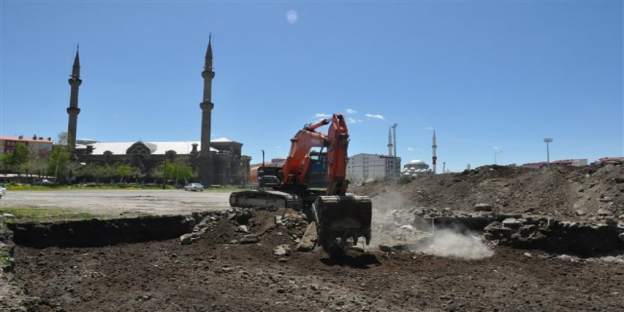 Kars’ta “Millet Bahçesi” için ilk kazması vuruldu