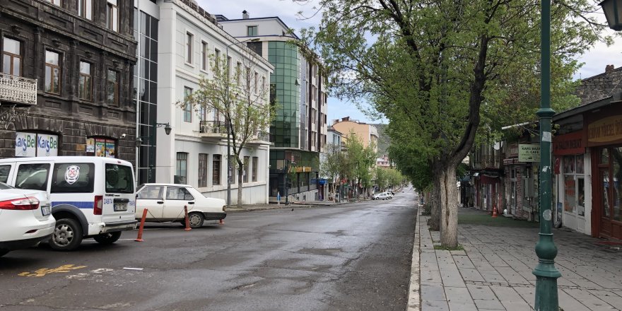 Kars’ta sokaklar boş kaldı
