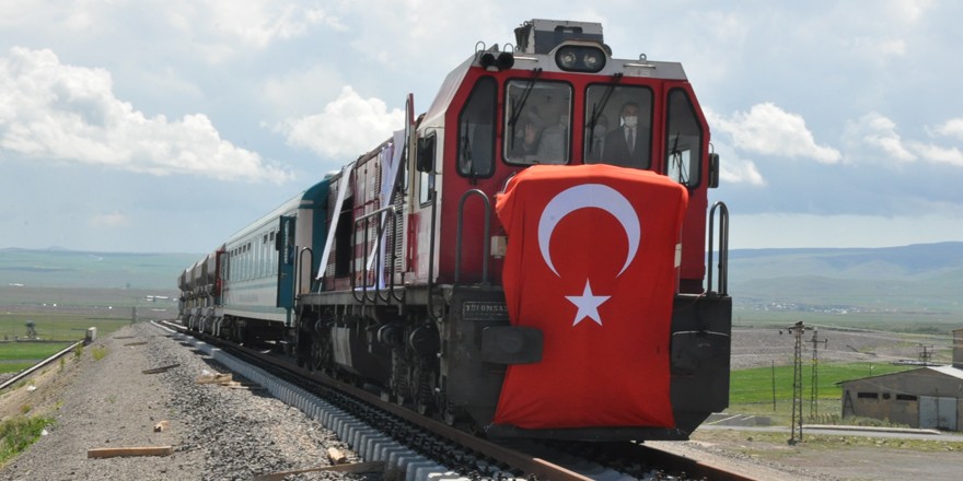 Bereketin müjdecisi ilk tren geldi