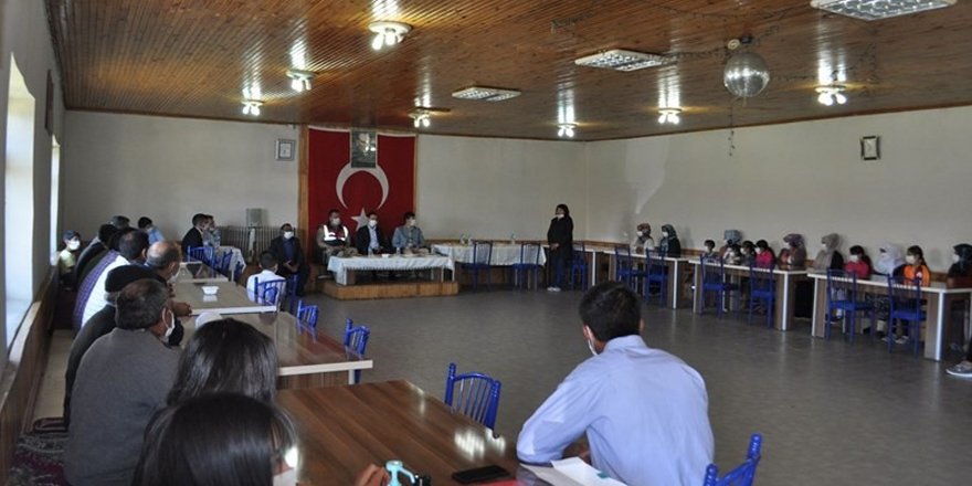 Arpaçay’da Kaymakam Koç, vatandaşlarla buluştu