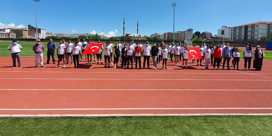 Kars’ta 15 Temmuz Demokrasi ve Şehitleri Anma Koşusu yapıldı