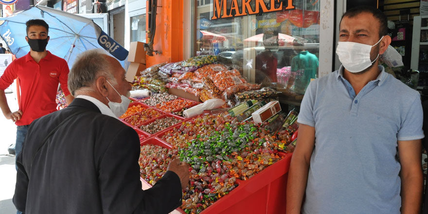 Kars’ta bayram şekerleri tezgahlarda