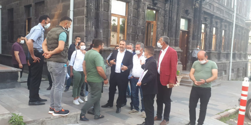 Kars Belediyesine mesai sonrası haciz
