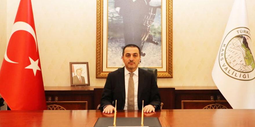 Kars Valisi Türker Öksüz öğrencilere başarılar diledi