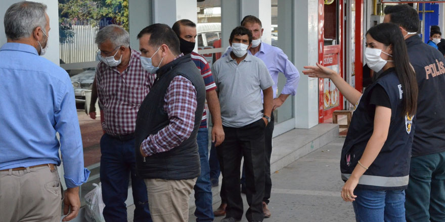 Kars’ta polis ekipleri maske denetimi yaptı