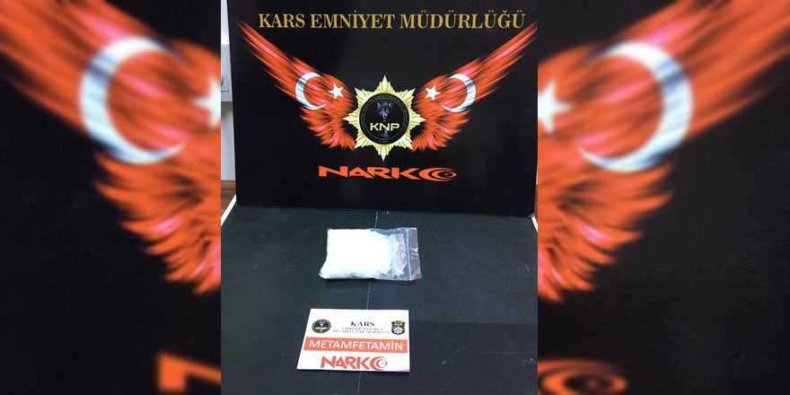 Kars’ta uyuşturucu satıcısı 1’i kadın 2 kişi tutuklandı