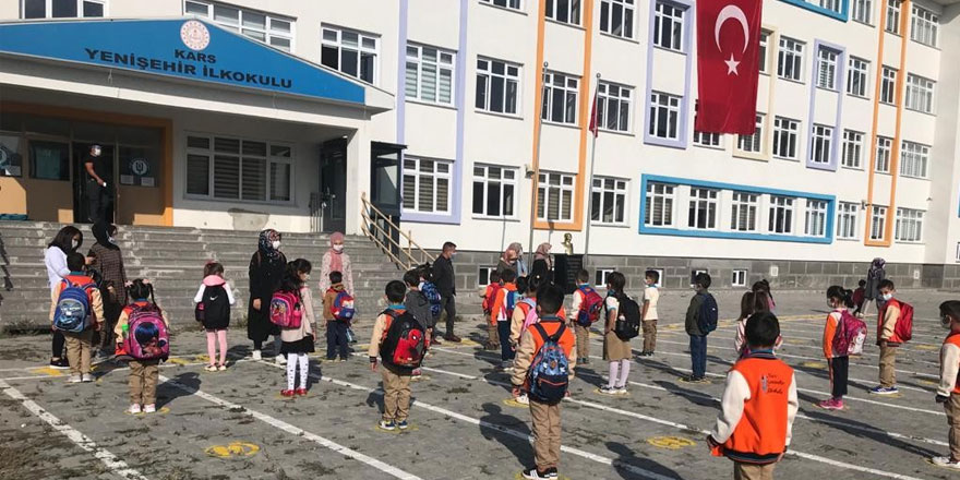 Kars’ta öğrenciler öğretmenleriyle buluştu