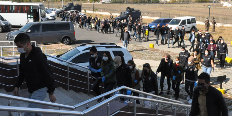 Şevin Alaca dahil 15 ismin gözaltı süresi uzatıldı