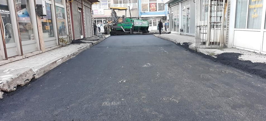 Kars’ta yol çalışmaları tam hız sürüyor