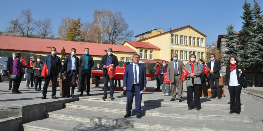 Başkan Toraman: “Cumhuriyet biziz ve halkız”