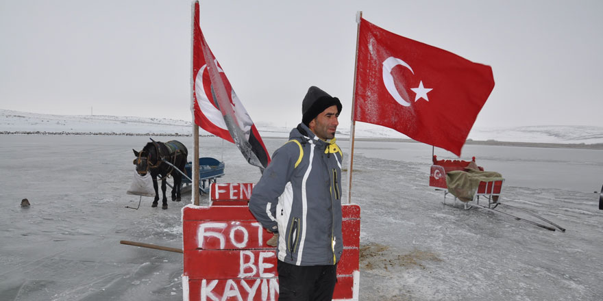 Buz tutan Çıldır Gölü’nde Covid-19 sessizliği