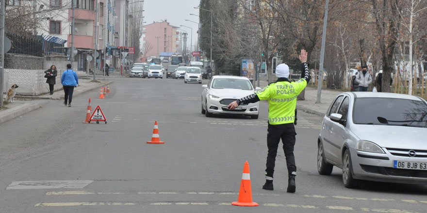 Polisten kırmızı ışık uygulaması