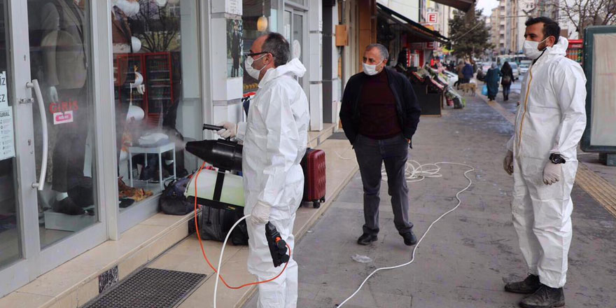 Kars Belediyesi koronavirüsle mücadele çalışmalarına aralıksız devam ediyor