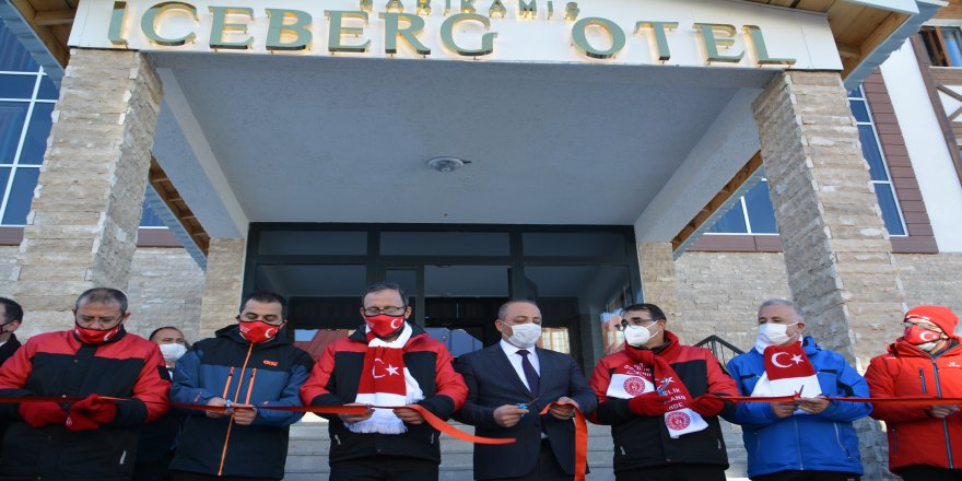 Sarıkamış’ta Bakanların katılımıyla 3 yıldızlı Iceberk Hotel hizmete girdi