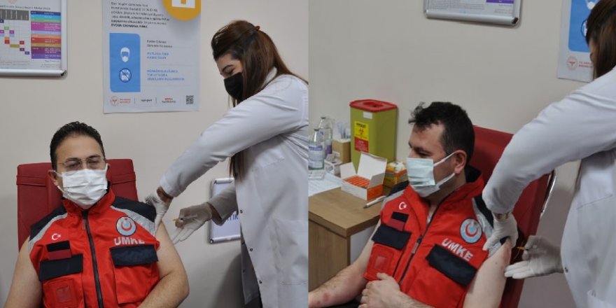 Kars'ta ilk aşı Uz.Dr. Zakir Lazoğlu ve Dr. Aytaç Kesgin'e yapıldı