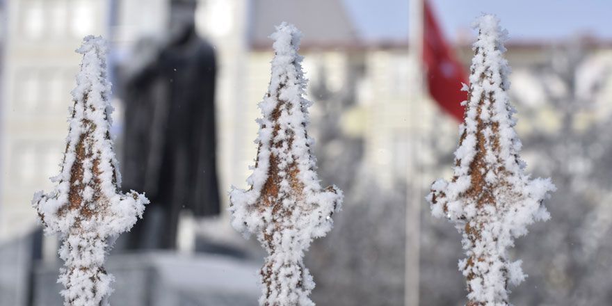 Kars eksi 23’ü gördü, 13 köy yolu ulaşıma kapalı