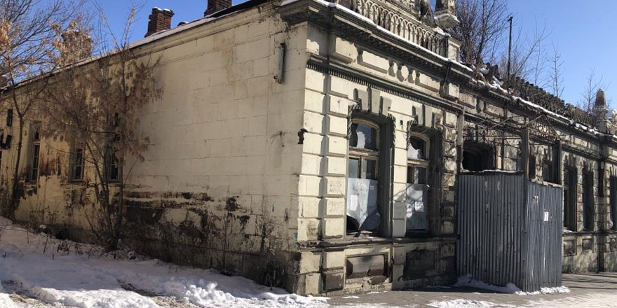 Kars’ta tarihi evler yıkılıyor