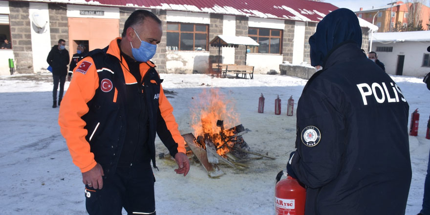 Kars’ta Afet Bilinci ve Yangın Eğitimi verildi