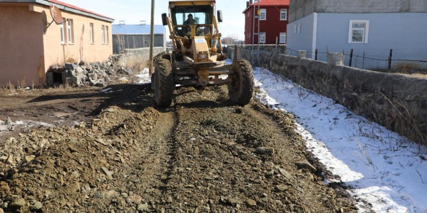 Kars Belediyesi : Yol Çalışmalarımız Devam Ediyor...