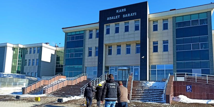 Kars’ta uyuşturucu tacirlerine operasyon