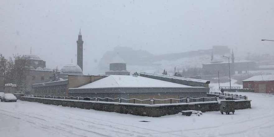 Kars yeniden kara teslim oldu