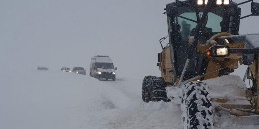 Kars'ta 19 köy yolu ulaşıma kapandı