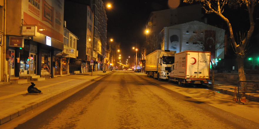 Kars’ta 32 saatlik sokağa çıkma kısıtlaması başladı