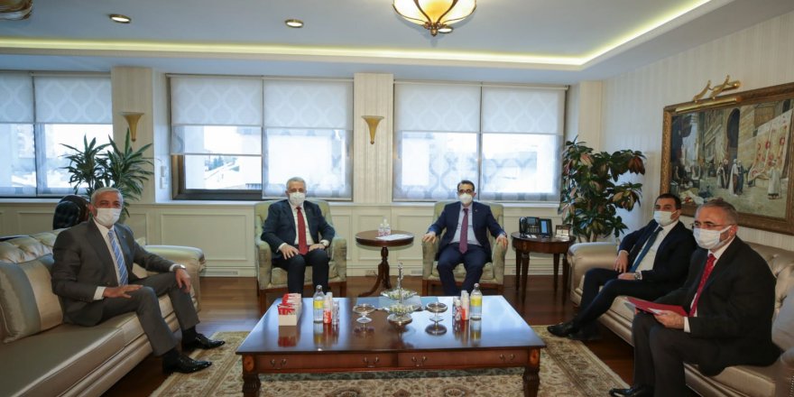 Öksüz, Arslan ve Kılıç, Enerji ve Tabii Kaynaklar Bakanı Fatih Dönmez’i ziyaret ettiler
