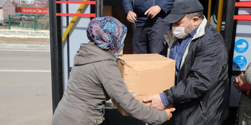 Kars Belediyesi’nden 500 aileye gıda desteği