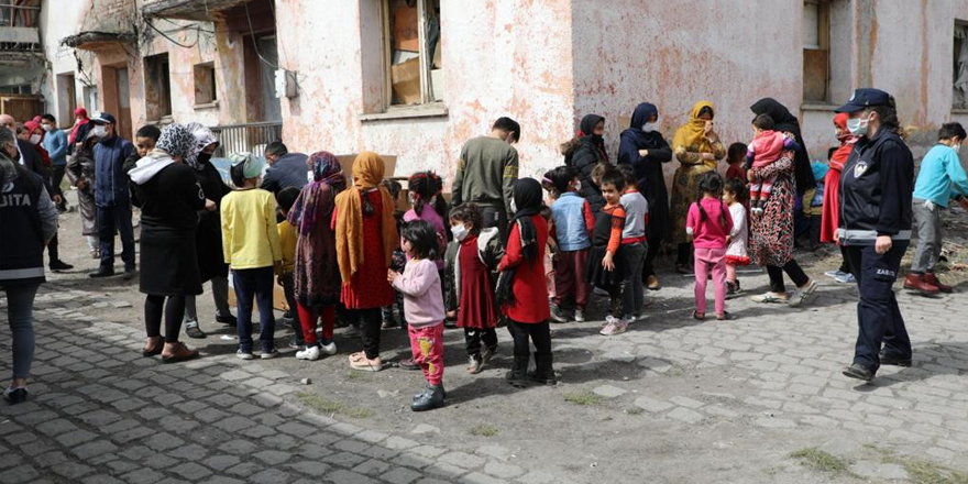 Kars Belediyesi, Afgan uyruklu aileleri unutmadı