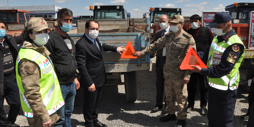 Kars’ta 800 adet reflektör ücretsiz dağıtıldı