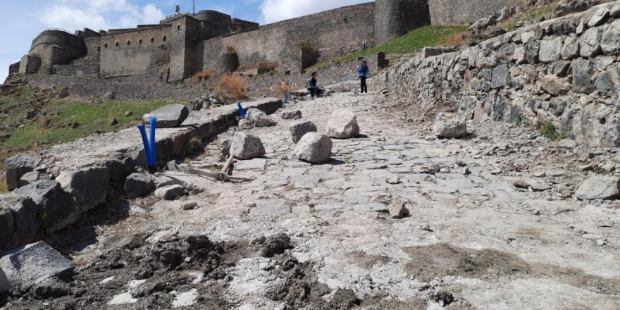 Kars’ta kale yolu yapılıyor