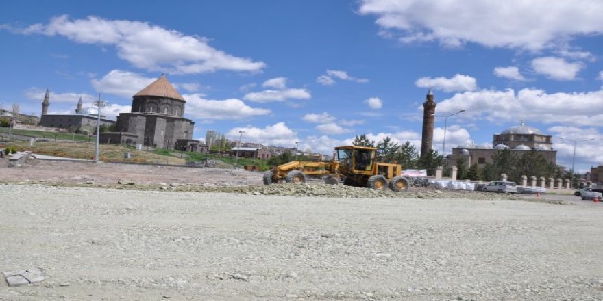 Kars’ta ‘Bedesten’ projesi hız kesmiyor