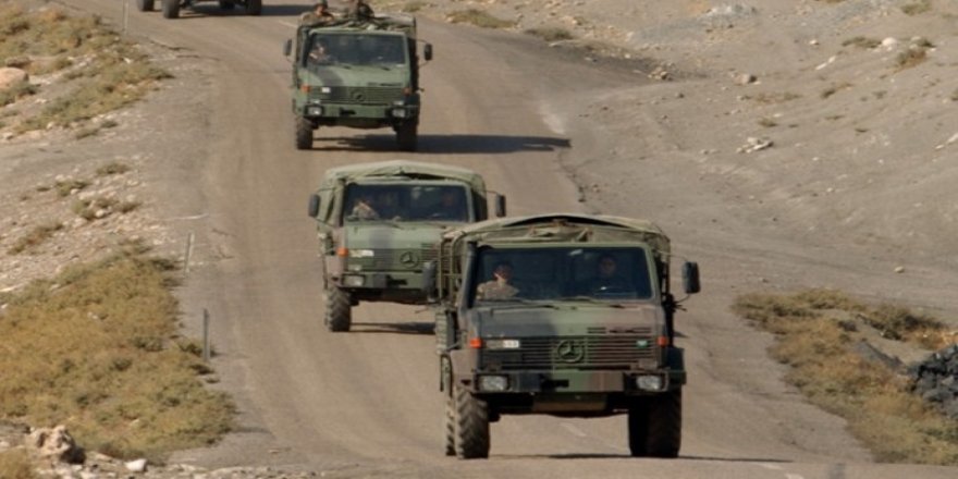 Kars’ta askeri araç devrildi :  1 avukat hayatını kaybederken 2 askeri personel yaralandı