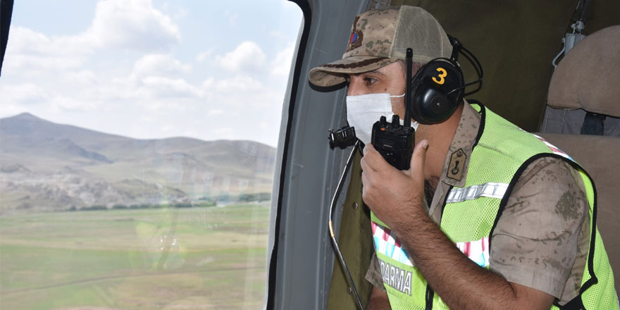 Kars’ta helikopterle trafik denetimi yapıldı