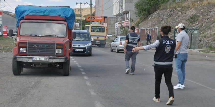 Kars’ta polisten bayram sonrası uygulama