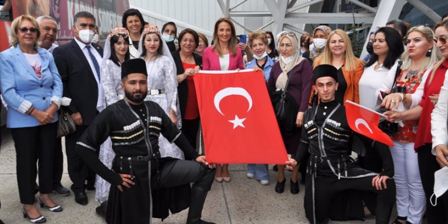 CHP'li Nazlıaka, Kars’ta partisinin “Yaşam Hak Projesi’ni tanıttı