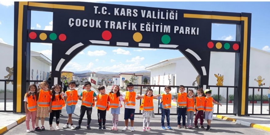 Kars İl Emniyet Müdürlüğü Çocuk Trafik Eğitim Parkı'nda eğitim düzenledi