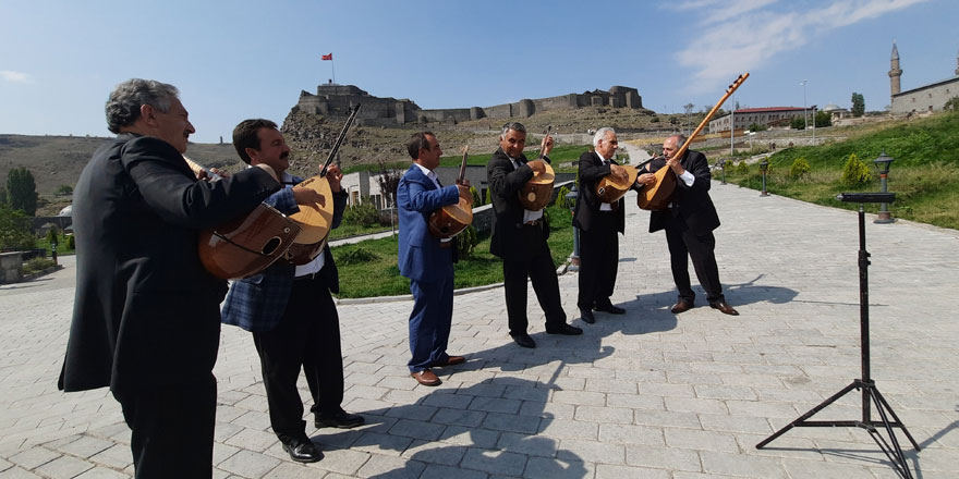 Kars Vadisi’nde aşıklara yoğun ilgi