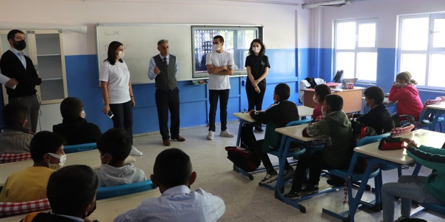 “Geleceğe Adımlar” projesi Susuz İncesu 75. Yıl İMKB Yatılı Bölge Ortaokulu’nda gerçekleşti