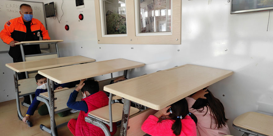 Afet Farkındalık Tırı Kars’ta