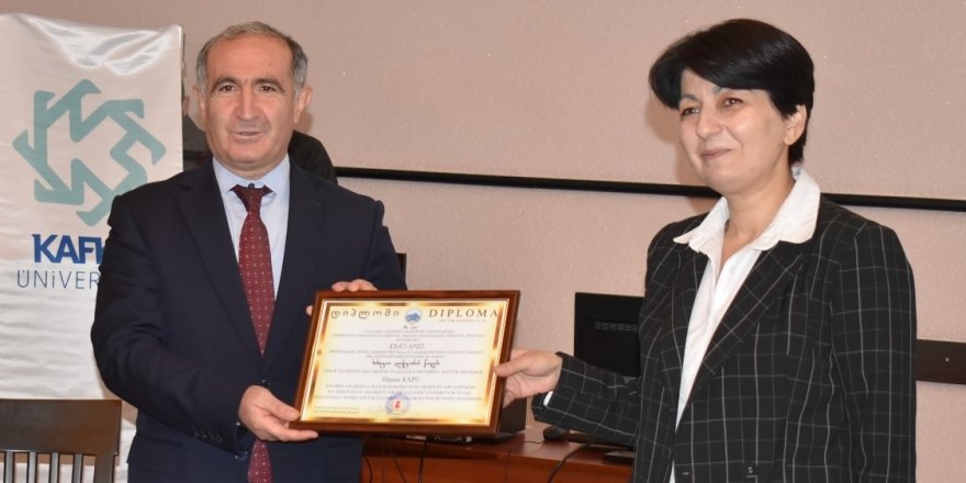 KAÜ Rektörü Prof. Dr. Hüsnü KAPU’ya Gürcistan'da “Fahri Doktora Unvanı“ verildi