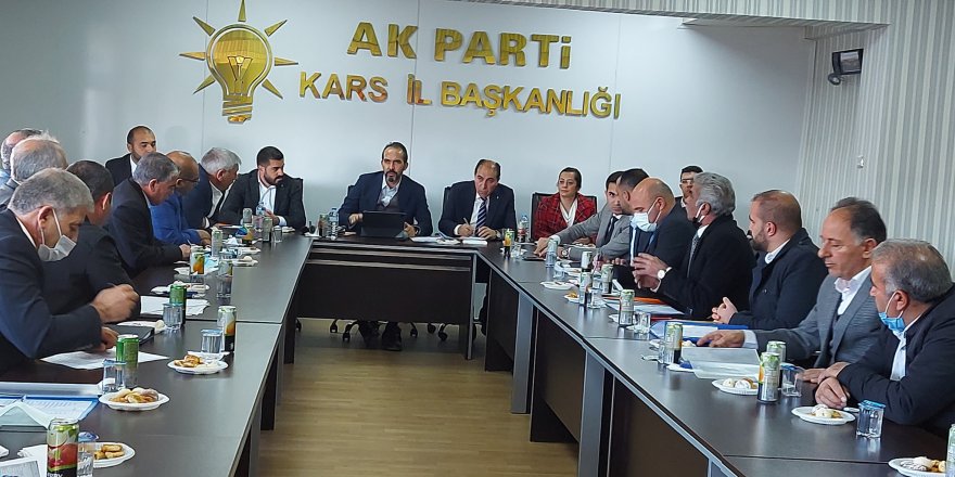 AK Parti Seçim İşleri Genel Başkan Yardımcısı Ahmet Özdemir Kars'ta