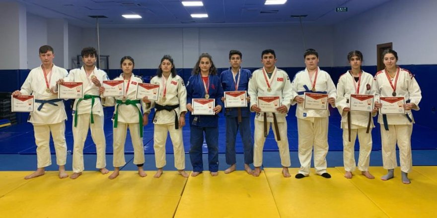Karslı judocular Ordu’da madalya için ter dökecek