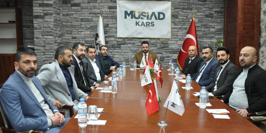Kars MÜSİAD Başkanı Gürsoy, Yönetim Kurulu üyelerini tanıttı