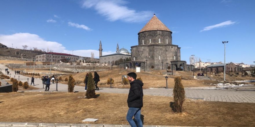 Kars’ta bahar havası yaşanıyor