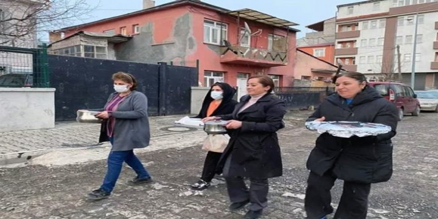 Kars’ta, AK Partili kadınlar bereketi paylaşıp, iyilikte buluşuyor