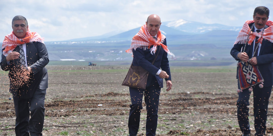 İzmir’den Kars’a 150 ton tohum desteği!