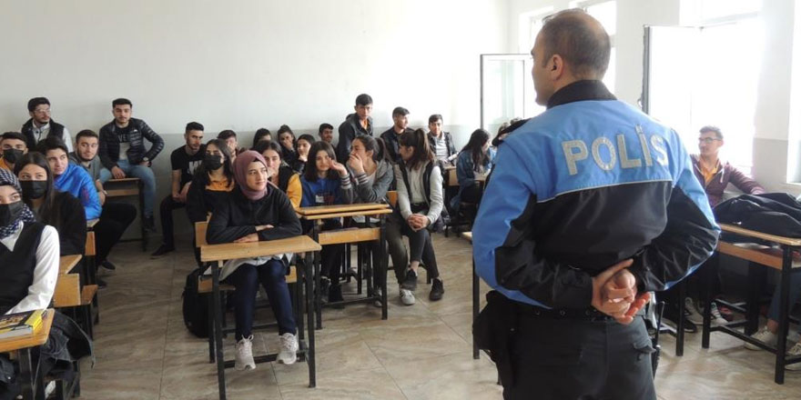 Öğrencilere polislik mesleği anlatıldı