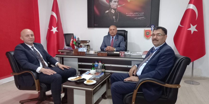 Kars Havalimanı Müdürü Enver Selim Akata'dan Şehit ve Gazi Aileleri Derneği’ne ziyaret